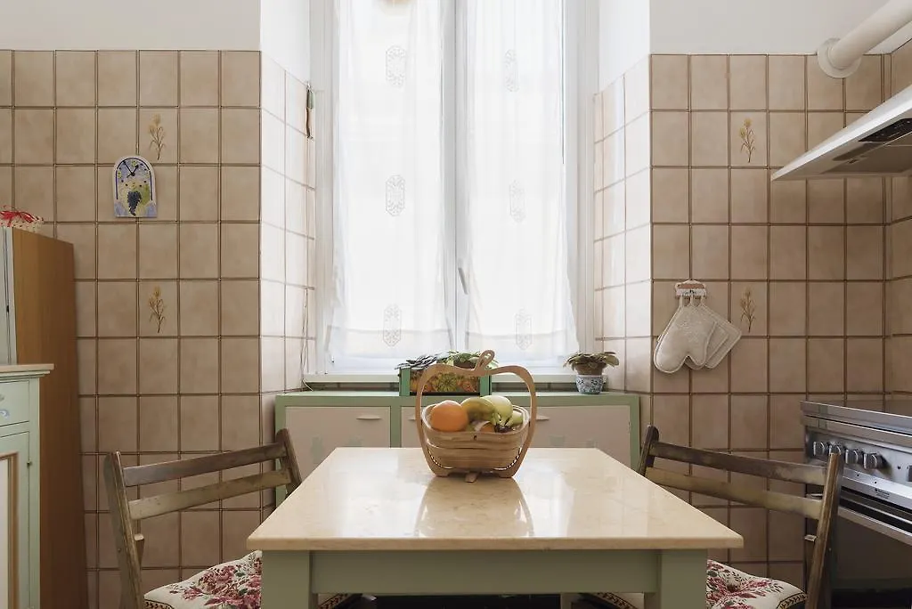 Flower'S Market Apartment - Charme Holidays Roma Itália
